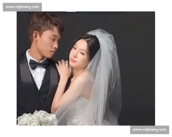 申花后卫金顺凯婚讯官宣 8 月 8 日领证婚纱照花絮甜度拉满 申花后卫金顺凯婚讯官宣 8 月 8 日领证婚纱照花絮甜度拉满